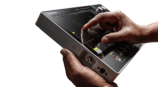 Intuitive touchscreen oscilloscope with simple front panel and controls