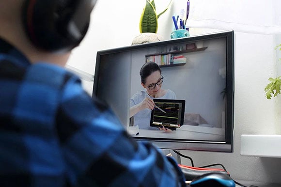 Oscilloscope software solutions for remote teaching and remote learning